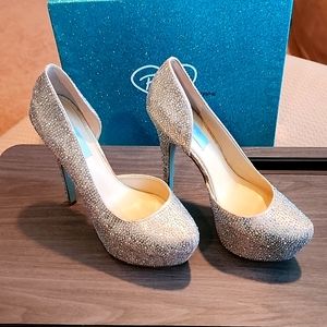 Blue by Betsey Johnson SB-Star Rhinestone Pumps